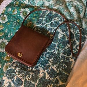 Vintage 1994 British Tan Compact Pouch 9620 Leather Coach
Crossbody Purse